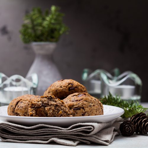 Рецепт печенья с изюмом, шоколадом и пряностями