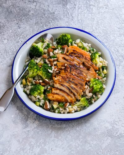 Сытный-салат-с-курицей-и-брокколи Sytnyj-salat-s-kuricej-i-brokkoli