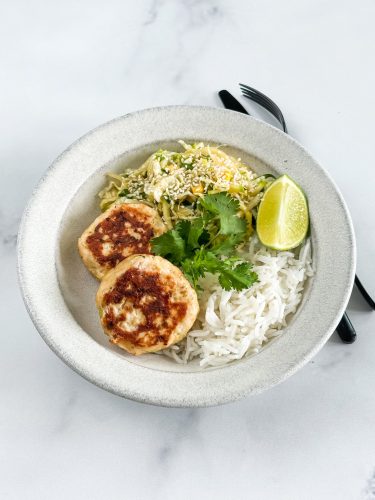котлеты из курицы с капустой, имбирём и рисом на ужин